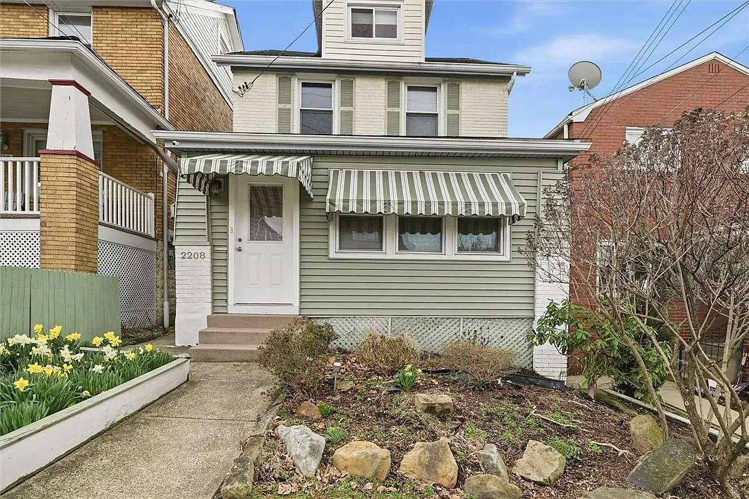 2208 Delaware Ave photo 1