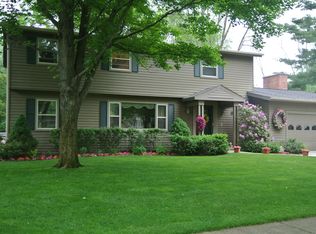 311 Hunters Rdg, Midland, MI 48640