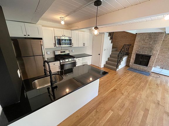 3rd image of 4855 N Hermitage Ave #6A