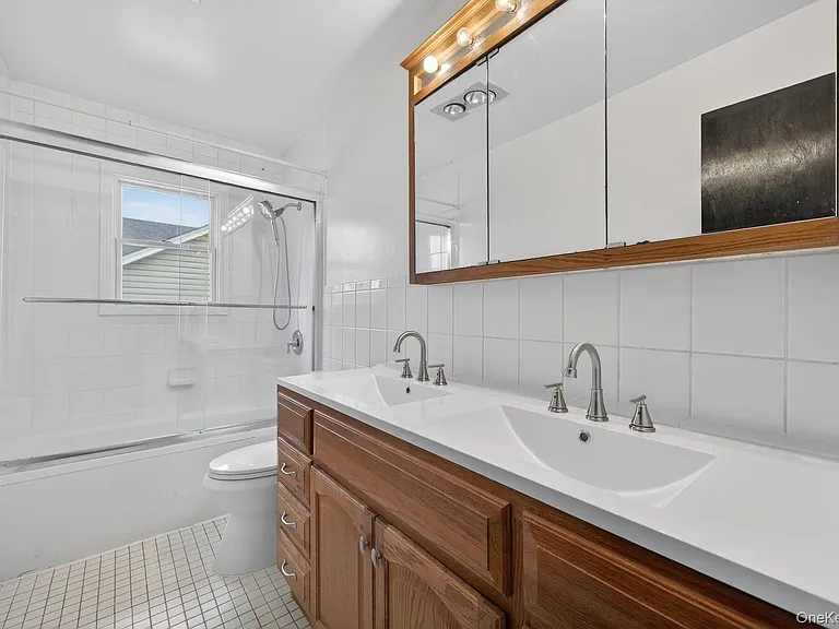 9 Bay Beach Ave — Photo 18