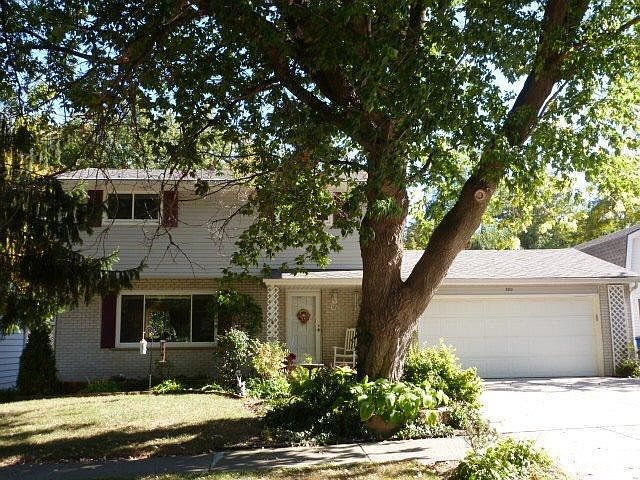 1st image of 580 Center Dr