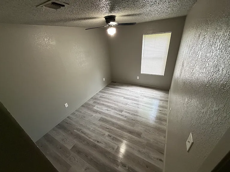 5001 Flamingo Rd — Photo 11