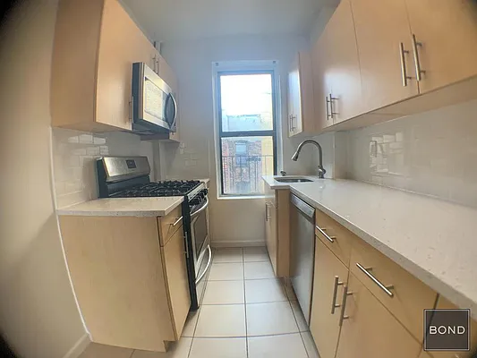 Rented by Bond New York | media 9