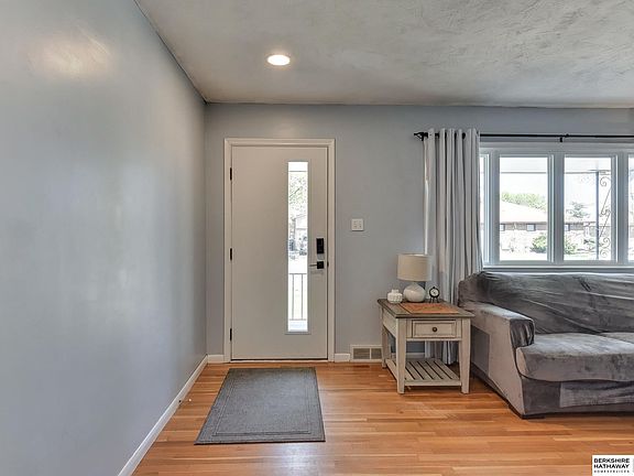 3rd image of 434 N Clarmar Ave