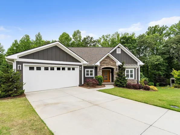 27 Trails Edge Ct, Greenville, SC 29617