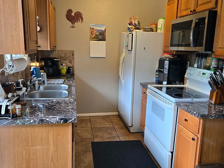 2714 Alan St — Photo 7