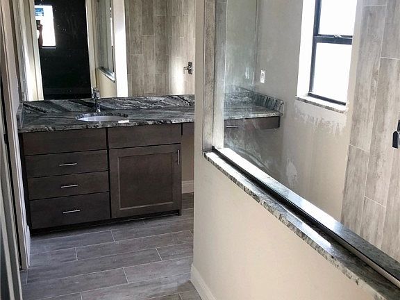 4th image of 4120 NE 15th Place Cpe
