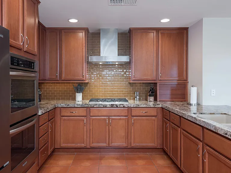 132 Yale Dr — Photo 12