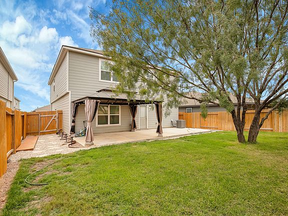 5th image of 12107 Luckey Villa
