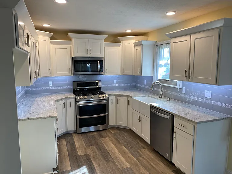 446 Columbine St — Photo 3