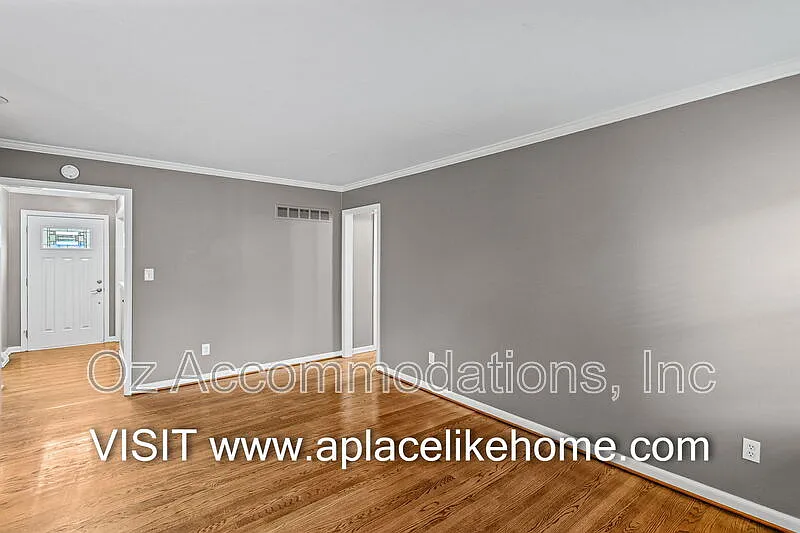 3 bed, 1.5 bath, 1680 sqft, $2,185 — Photo 4