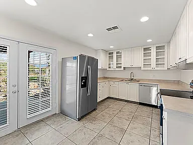 3 bed, 1435 sqft, $2,400 — Photo 2