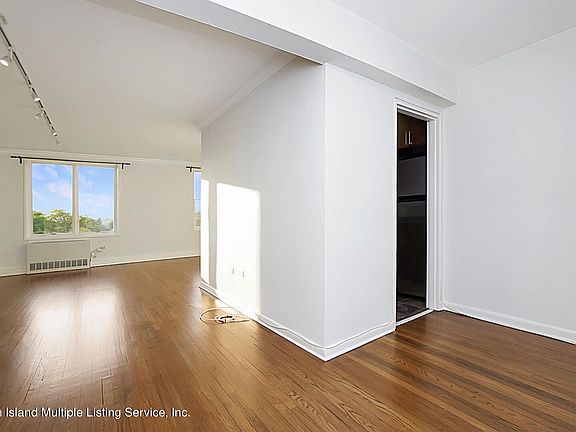 5th image of 850 Howard Ave APT 5D