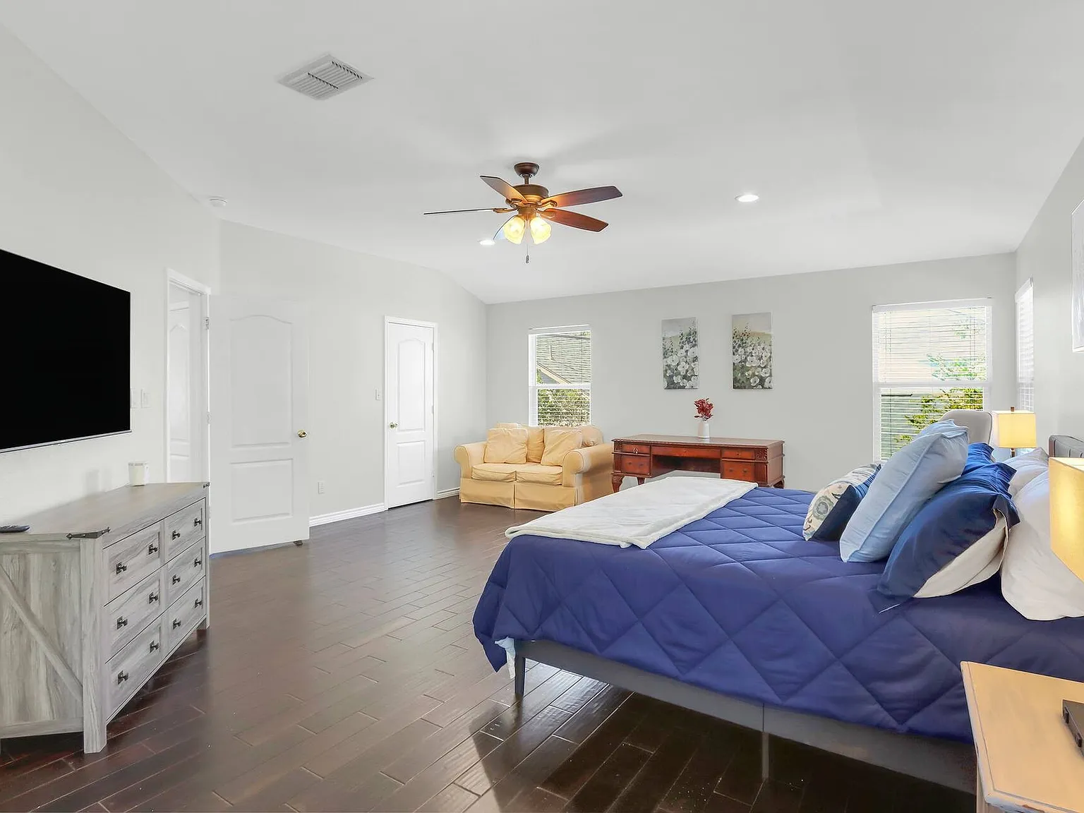 4 bed, 3197 sqft, $3,500 — Photo 2