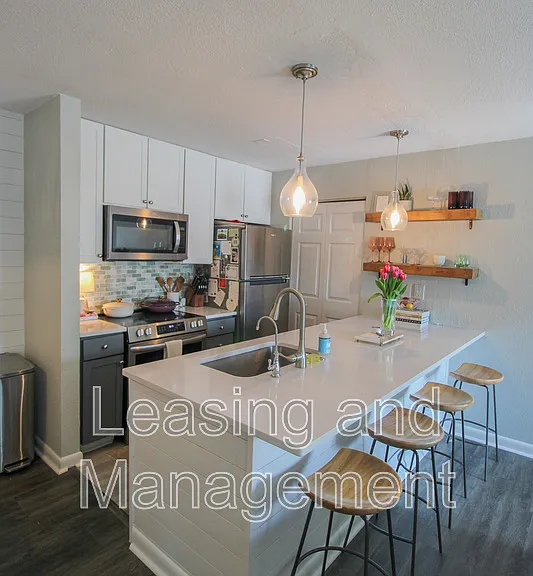 271 Alexandra Dr #11 — Photo 3