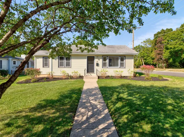 110 Orchard St, Round Lake, IL 60073