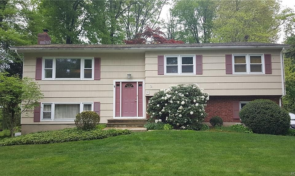1st image of 9 Hearth Ct