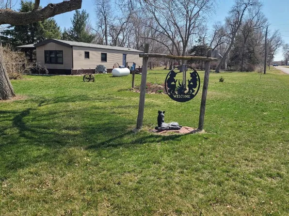 705 Beech St, Gresham, NE 68367
