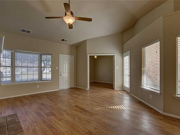 5th image of 5544 Creek Valley Dr