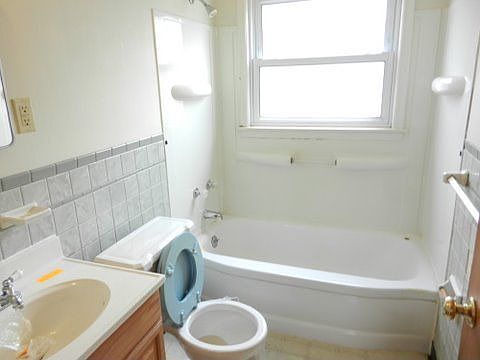 5th image of 4684 17th St