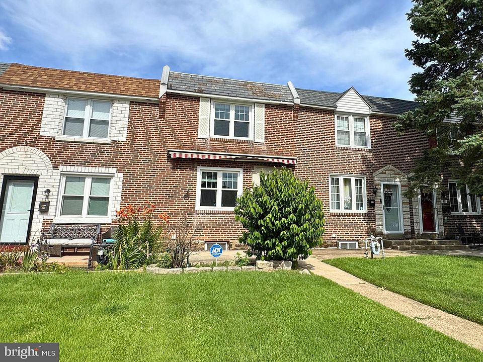 1st image of 415 Seven Oaks Dr