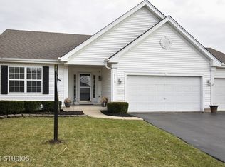 6170 Providence Dr, Carpentersville, IL 60110