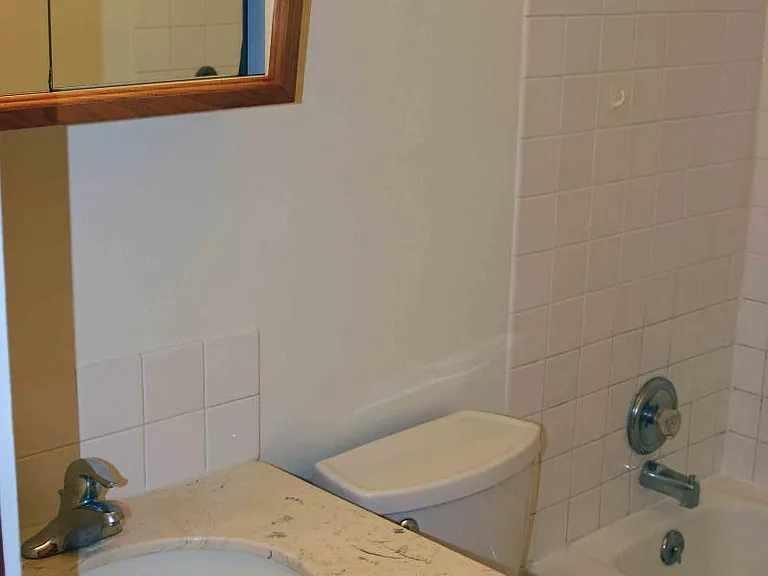 612 N 4th St #1 — Photo 11