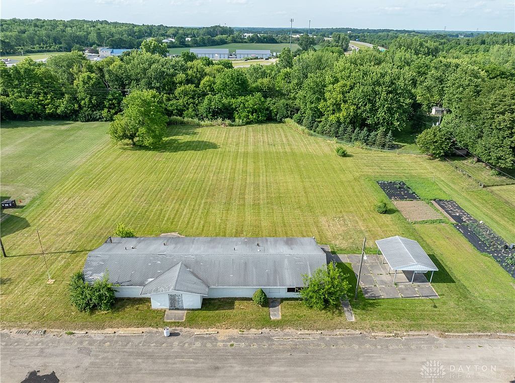 1065 Rona Parkway Dr, Fairborn, OH 45324 Zillow