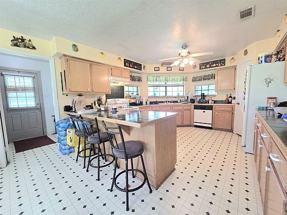 4th image of 9703 Roda Dr