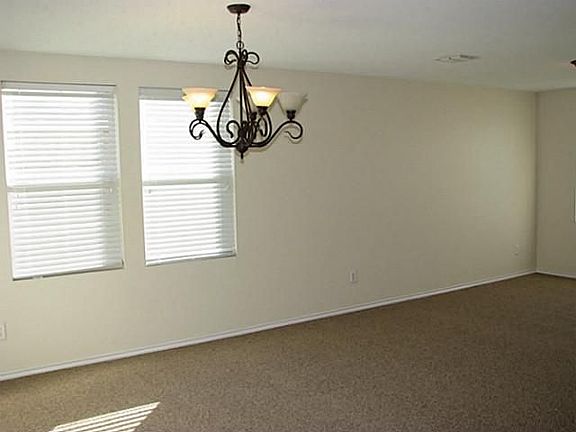 3rd image of 1324 Scenic Hills Dr