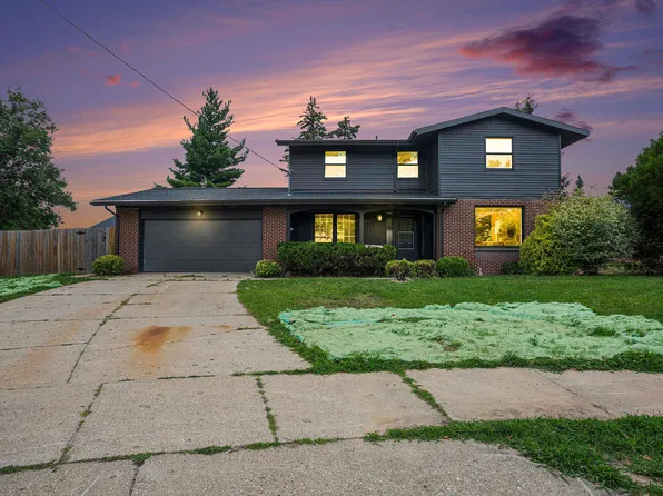 1277 Cricklewood St SW, Wyoming, MI 49509