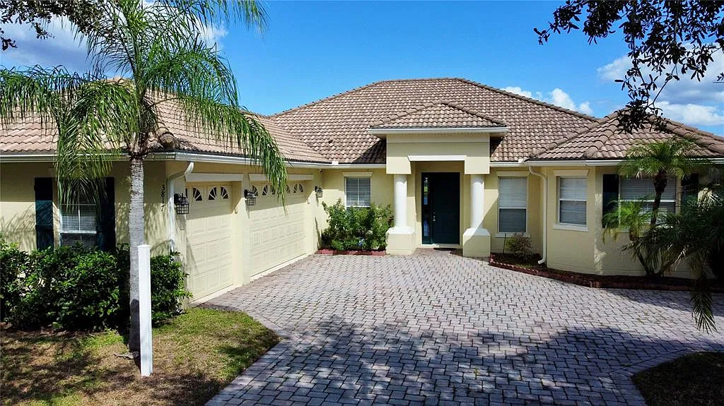 4 bed, 3.0 bath, 2724 sqft, $2,600 — Photo 3