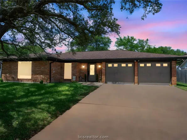 2305 Hillside Dr, Bryan, TX 77802