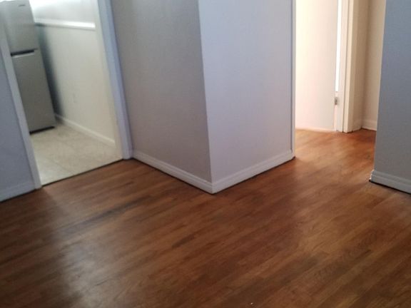 4th image of 227 N Wood River Ave