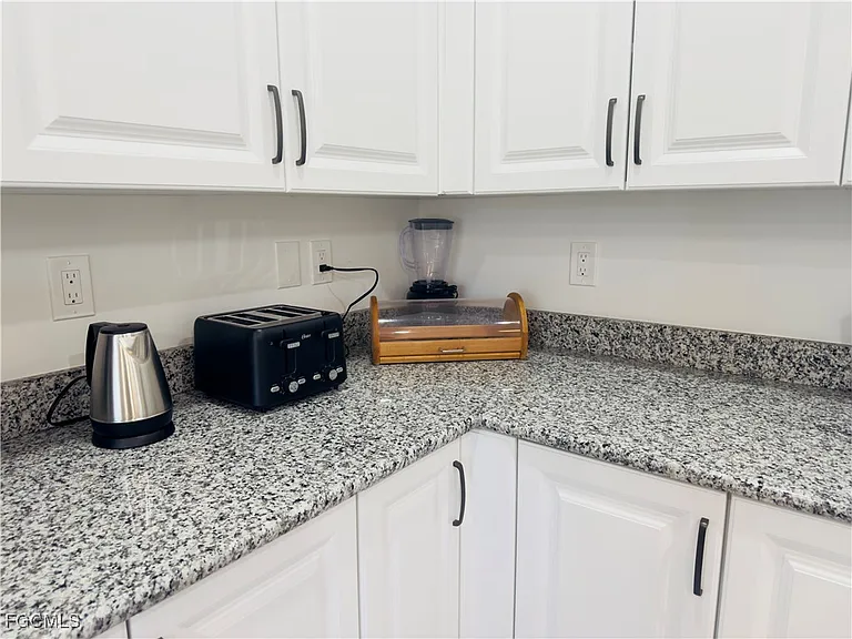 5865 Shell Cove Dr #105 — Photo 8