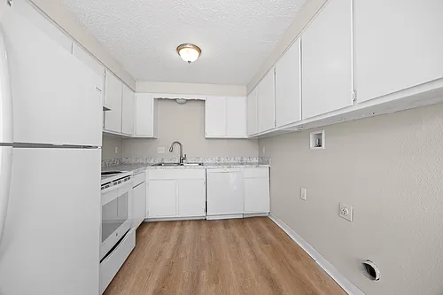 Floor plan 2 Bed 1.5 Bath - Unit 21