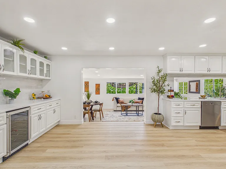 7425 Brighton Dr — Photo 17