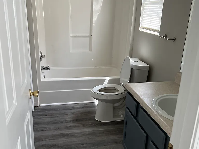 910 Carlton Pointe Ter — Photo 6