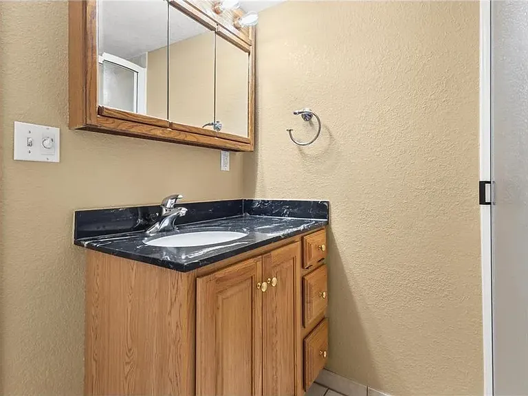 16546 Foliage Ave — Photo 19