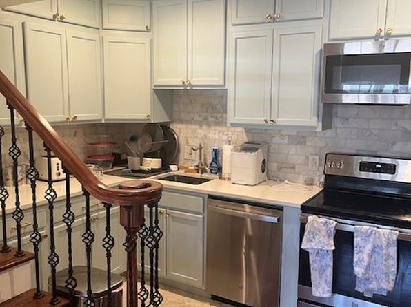 99 Bull St APT J