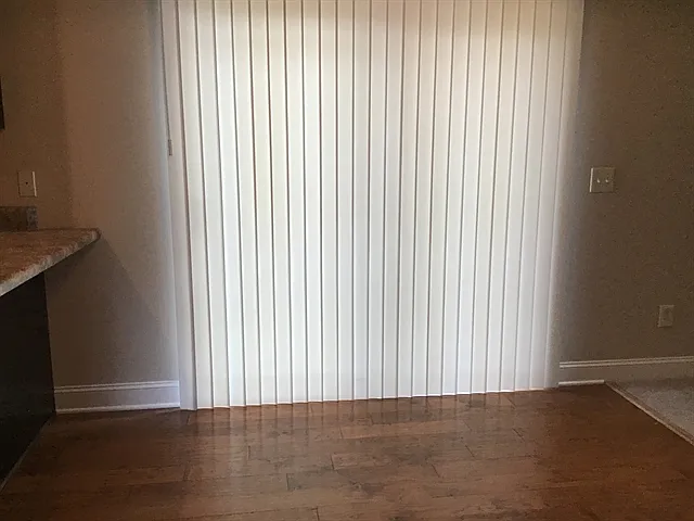4 bed, 2.5 bath, 1950 sqft, $2,180 — Photo 4