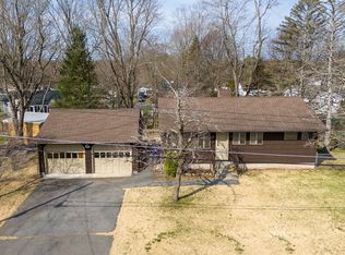 24 Sue St, Springfield, MA 01108