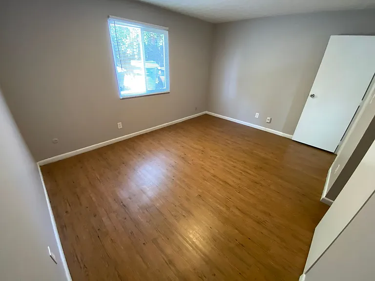 451 Alden Ave — Photo 17