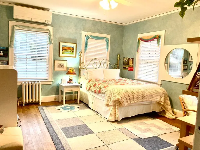Bedroom Queen Bed Second Floor