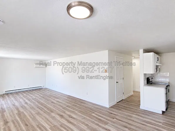 3401 W 1st Pl APT 3, Kennewick, WA 99336