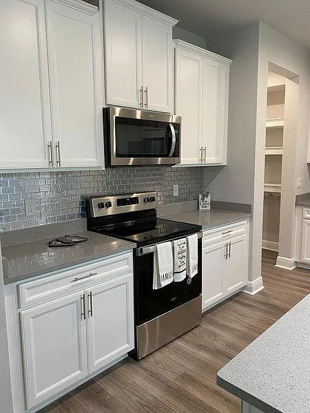 3 bed, 2.5 bath, 1968 sqft, $2,850 — Photo 3