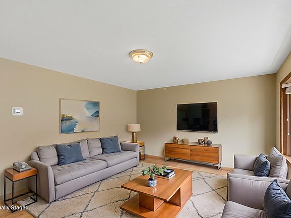 3rd image of 8508 Rich Ave S