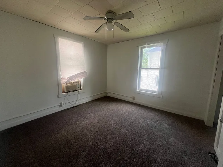 535 Locust Ave — Photo 4