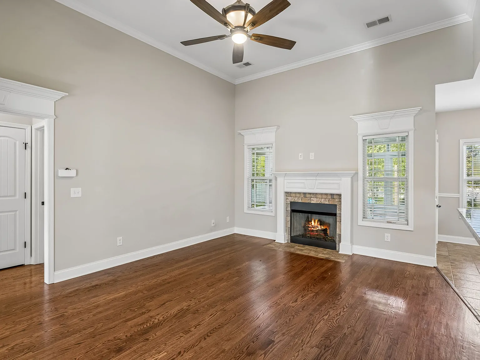 3 bed, 2188 sqft, $2,500 — Photo 4