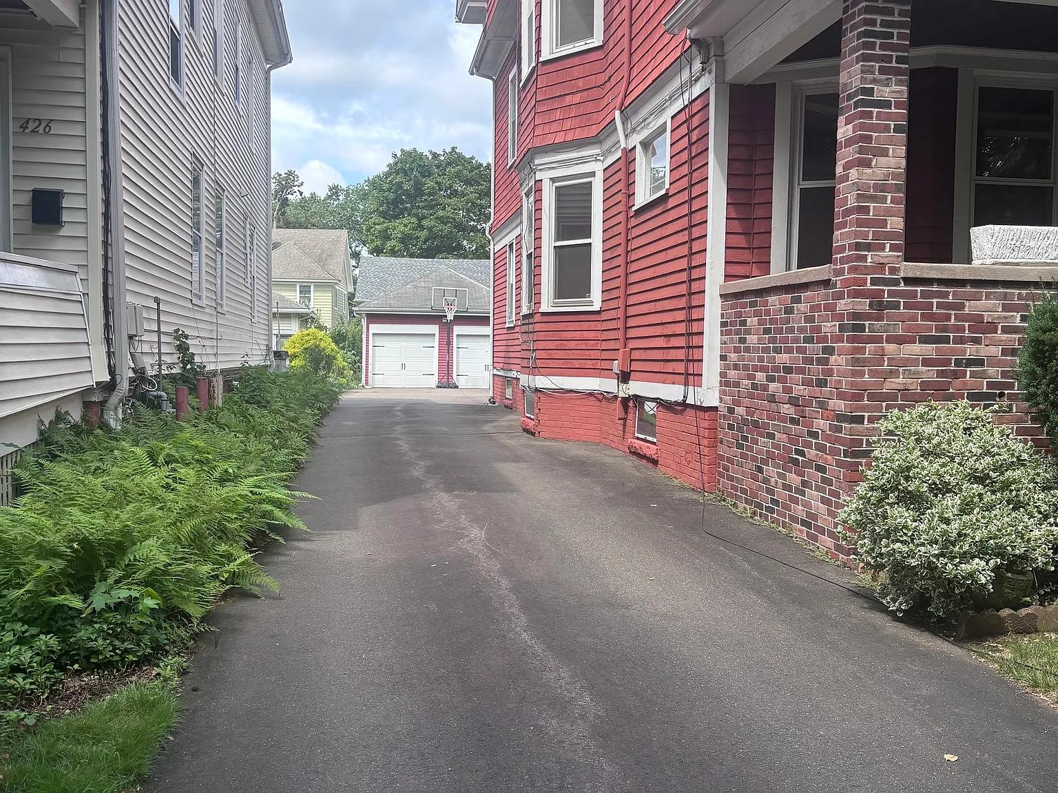 2 bed, 1.0 bath, 2696 sqft, $2,250 — Photo 2